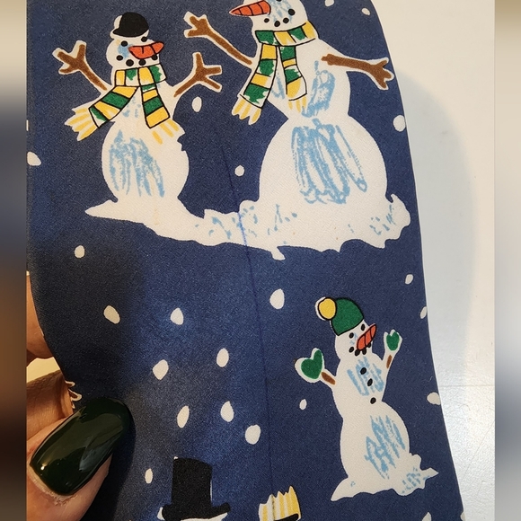 Save The Children Snow Men's Christmas Silk Tie - Picture 3 of 8